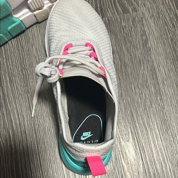 Nike Gray and Pink Sneakers with Breathable Upper - Picture 6 of 6